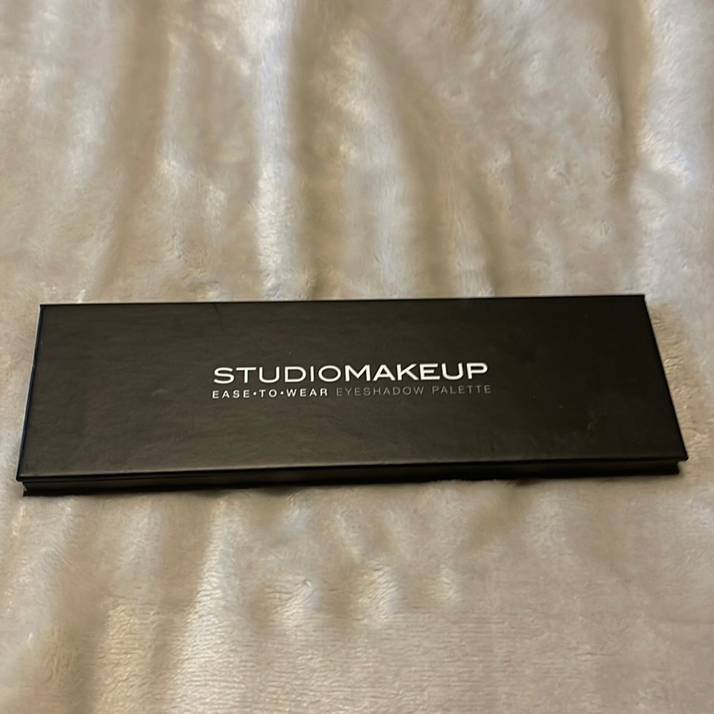 STUDIOMAKEUP